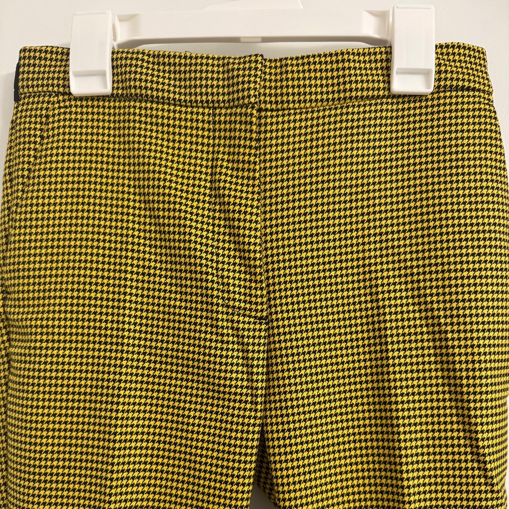 NWT Zara cropped pants in yellow, patterned , size XS